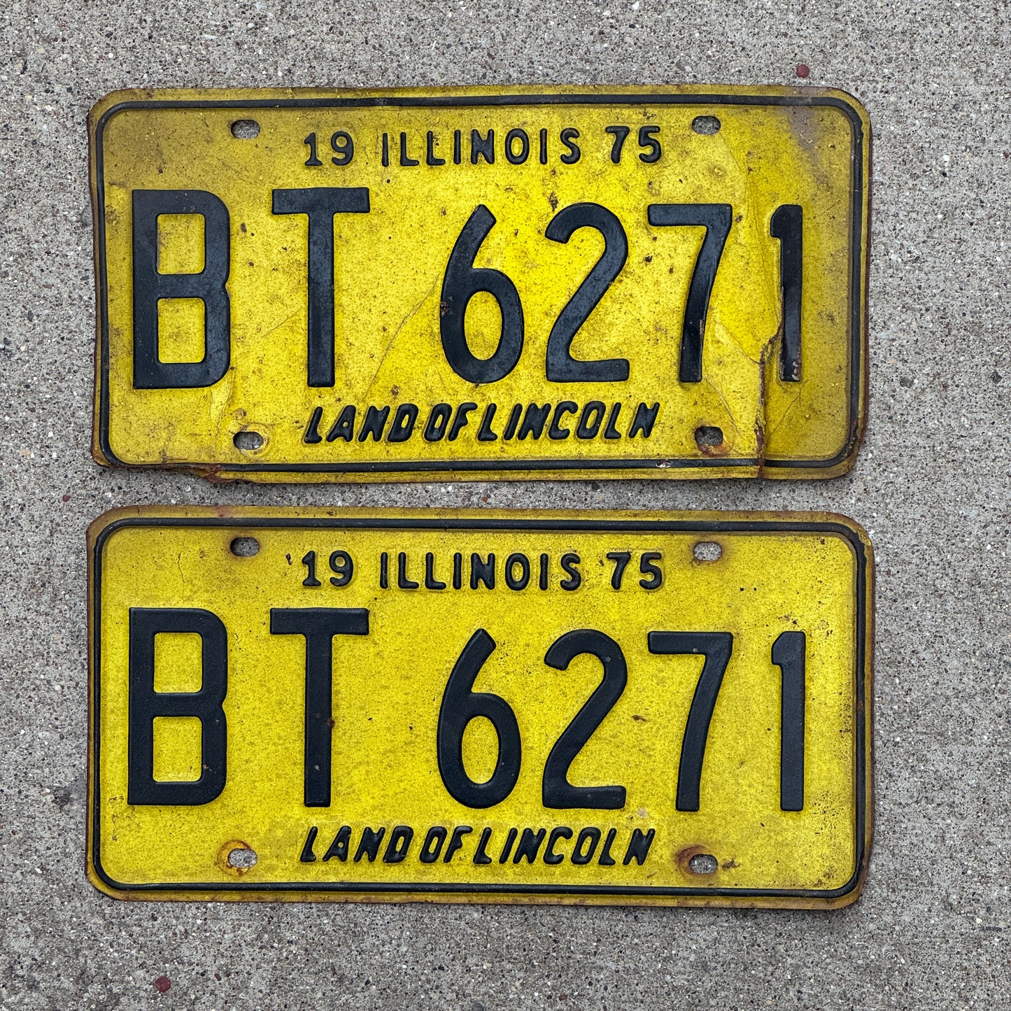 Photo of a 1975 Illinois License Plate Pair Auto Tag Garage Decor Vintage BT 6271 with original patina