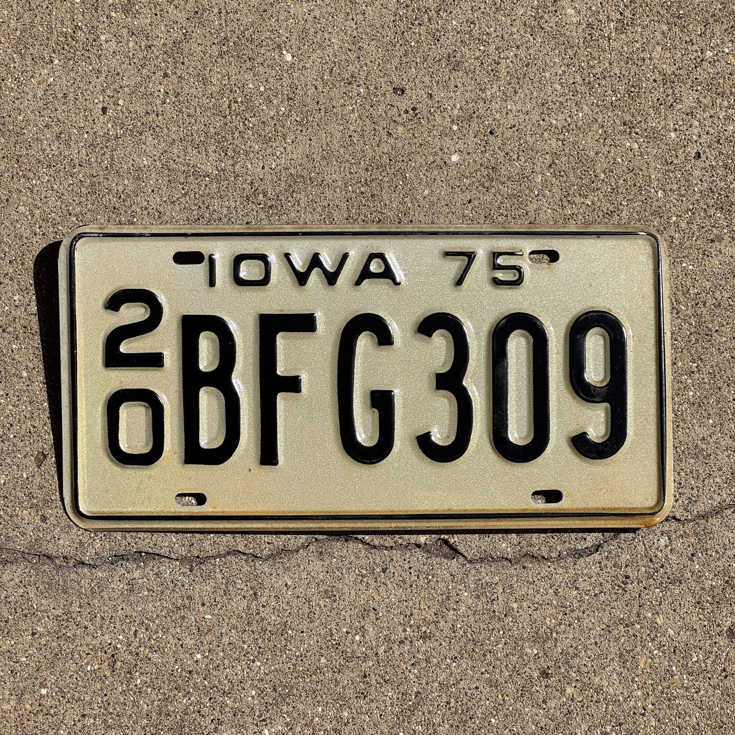 Photo of a 1975 Iowa License Plate Auto Tag Garage Decor Vintage 20 BFG 309
