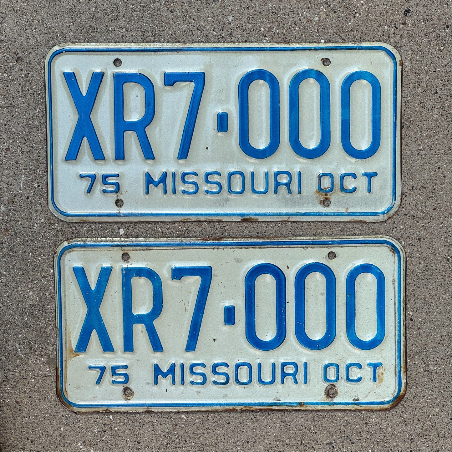Photo of a 1975 Missouri License Plate Pair Auto Tag Garage Decor Vintage Fun Number XR 7000