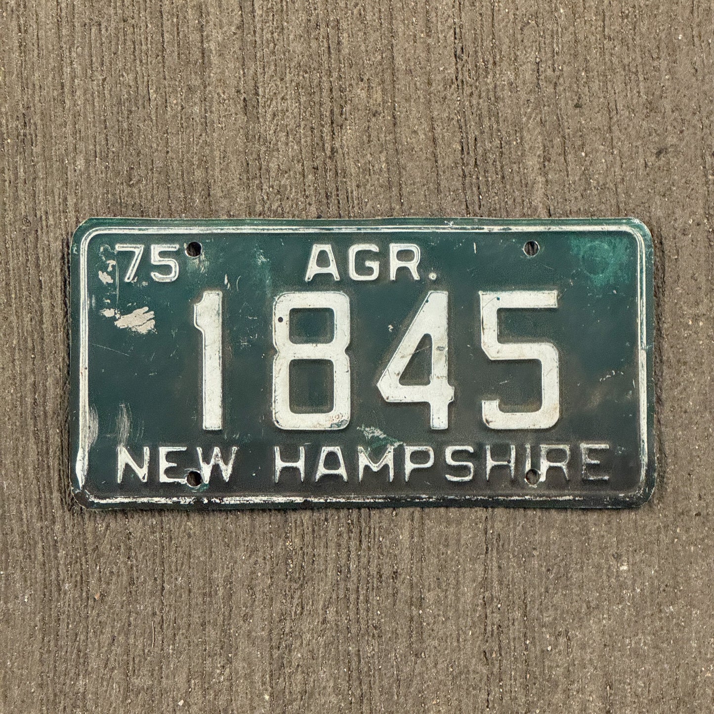 Photo of a 1975 New Hampshire Agriculture License Plate Auto Tag Garage Decor Vintage 1845