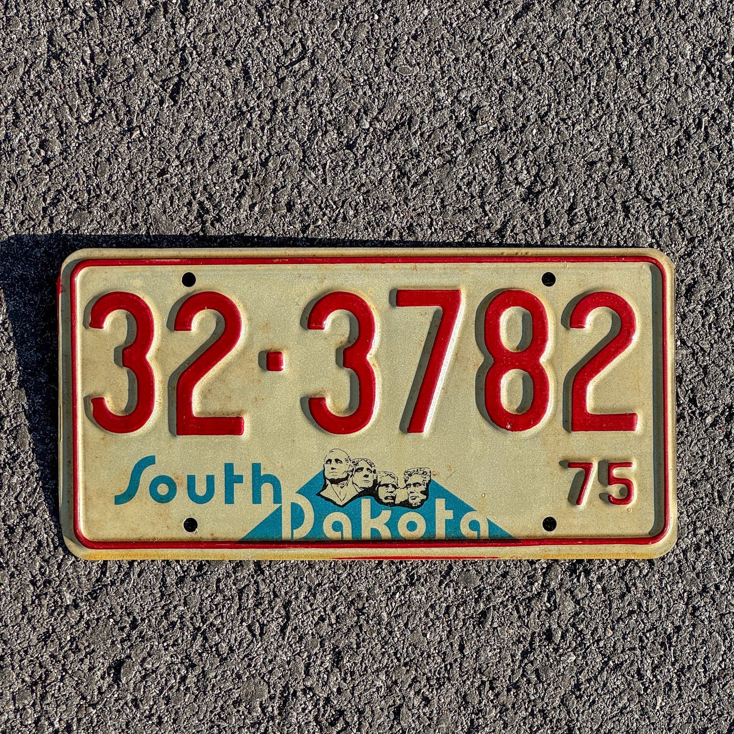 Photo of a 1975 South Dakota License Plate Auto Tag Garage Decor Vintage 32 3792