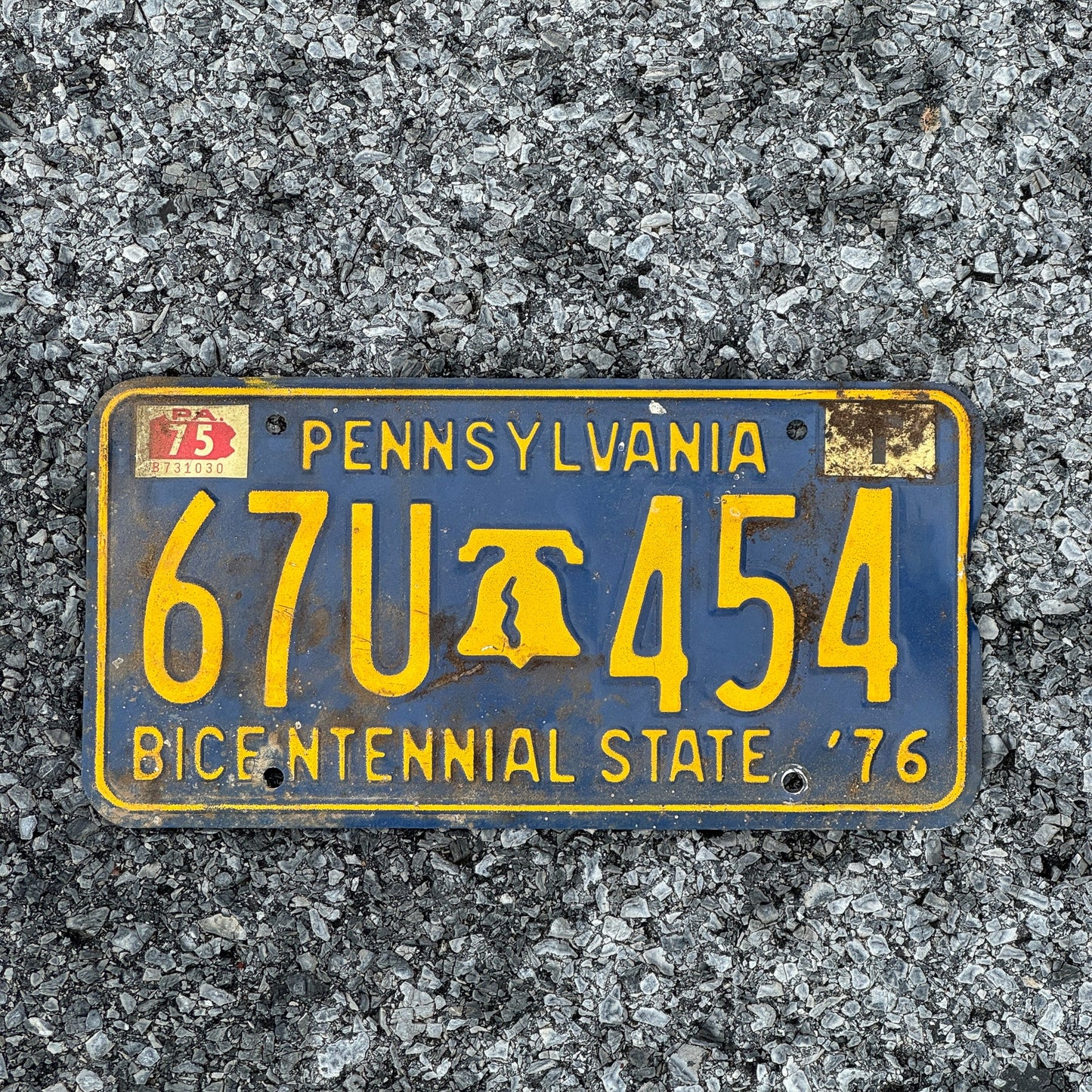 Photo of a 1976 1975 Pennsylvania License Plate Auto Tag Garage Decor Vintage 67U454