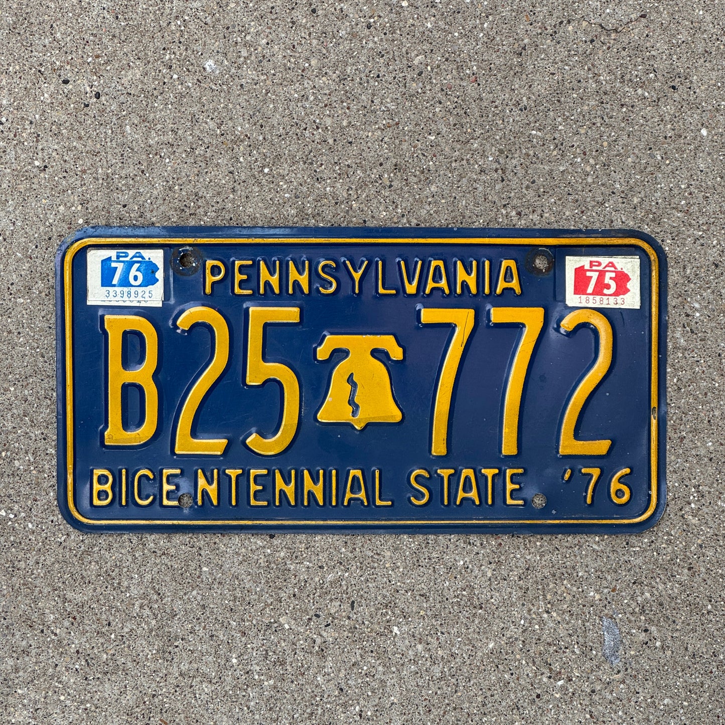 Photo of a 1976 1975 Pennsylvania License Plate Auto Tag Garage Decor Vintage B 25772