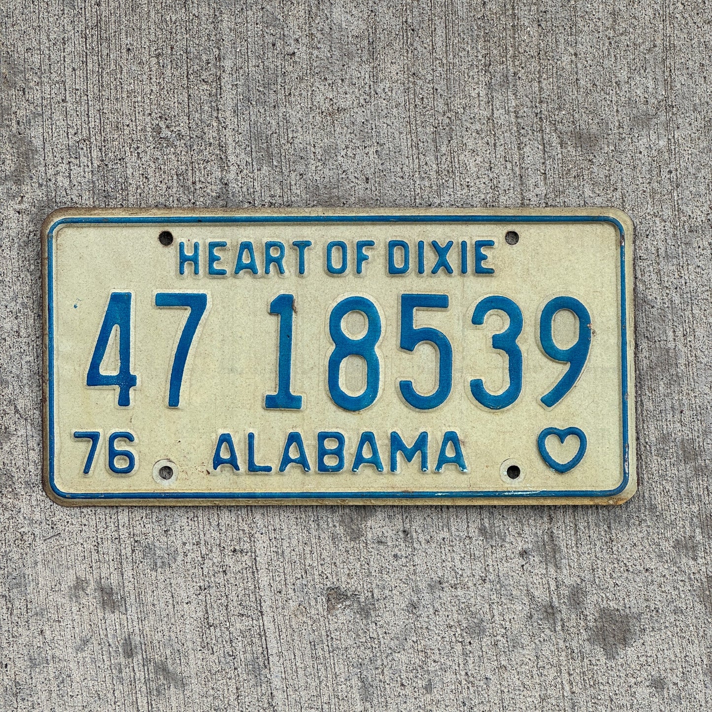 Photo of a 1976 Alabama License Plate Auto Tag Garage Decor Vintage Heart of Dixie 47 18539 with original patina