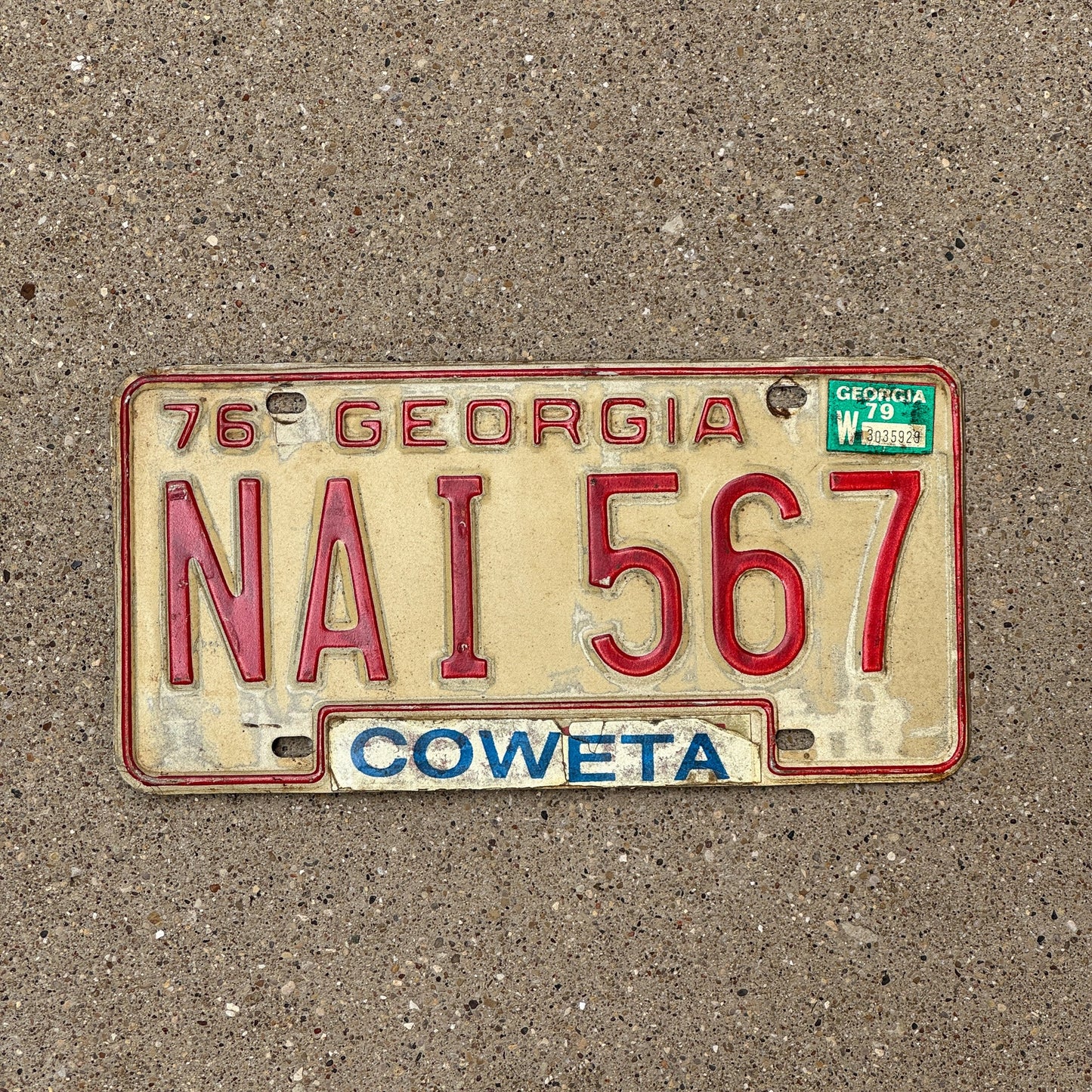 Photo of a 1976 Georgia License Plate Auto Tag Garage Decor Vintage Coweta County NAI 567