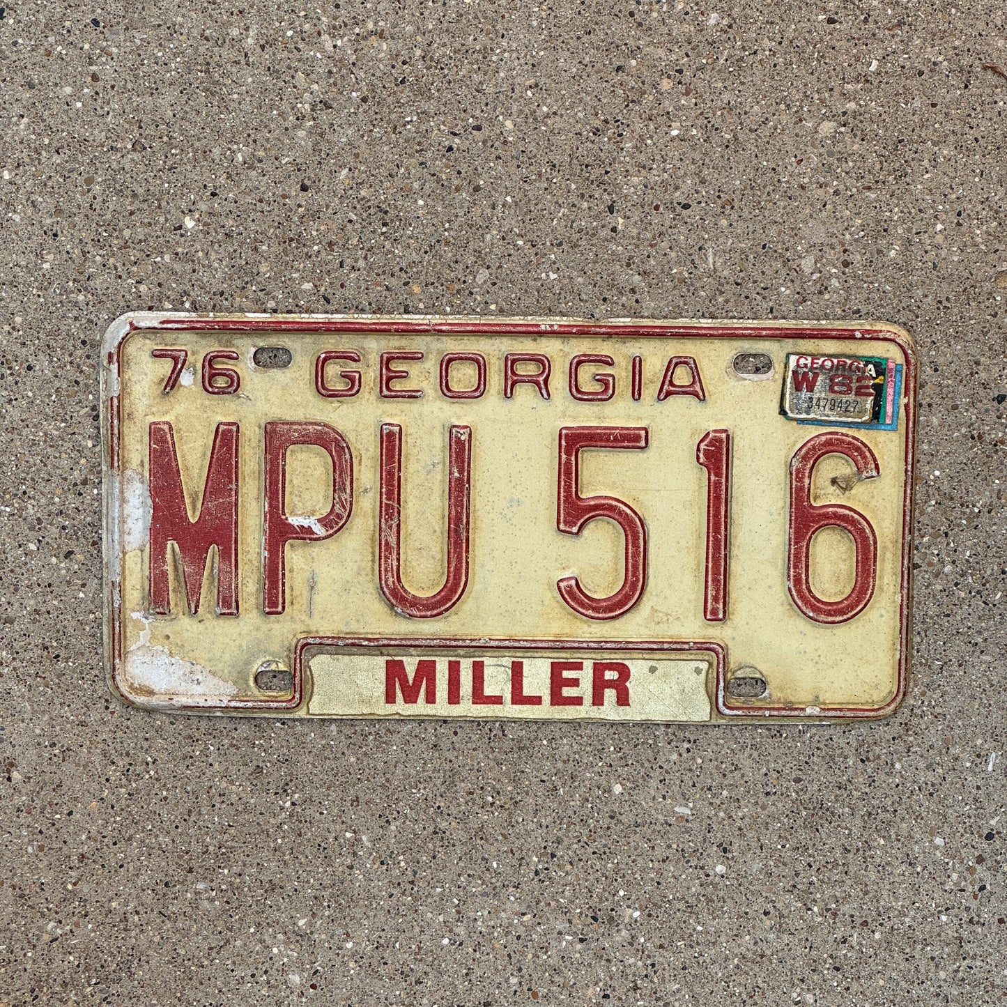 Photo of a 1976 Georgia License Plate Auto Tag Garage Decor Vintage MPU 516