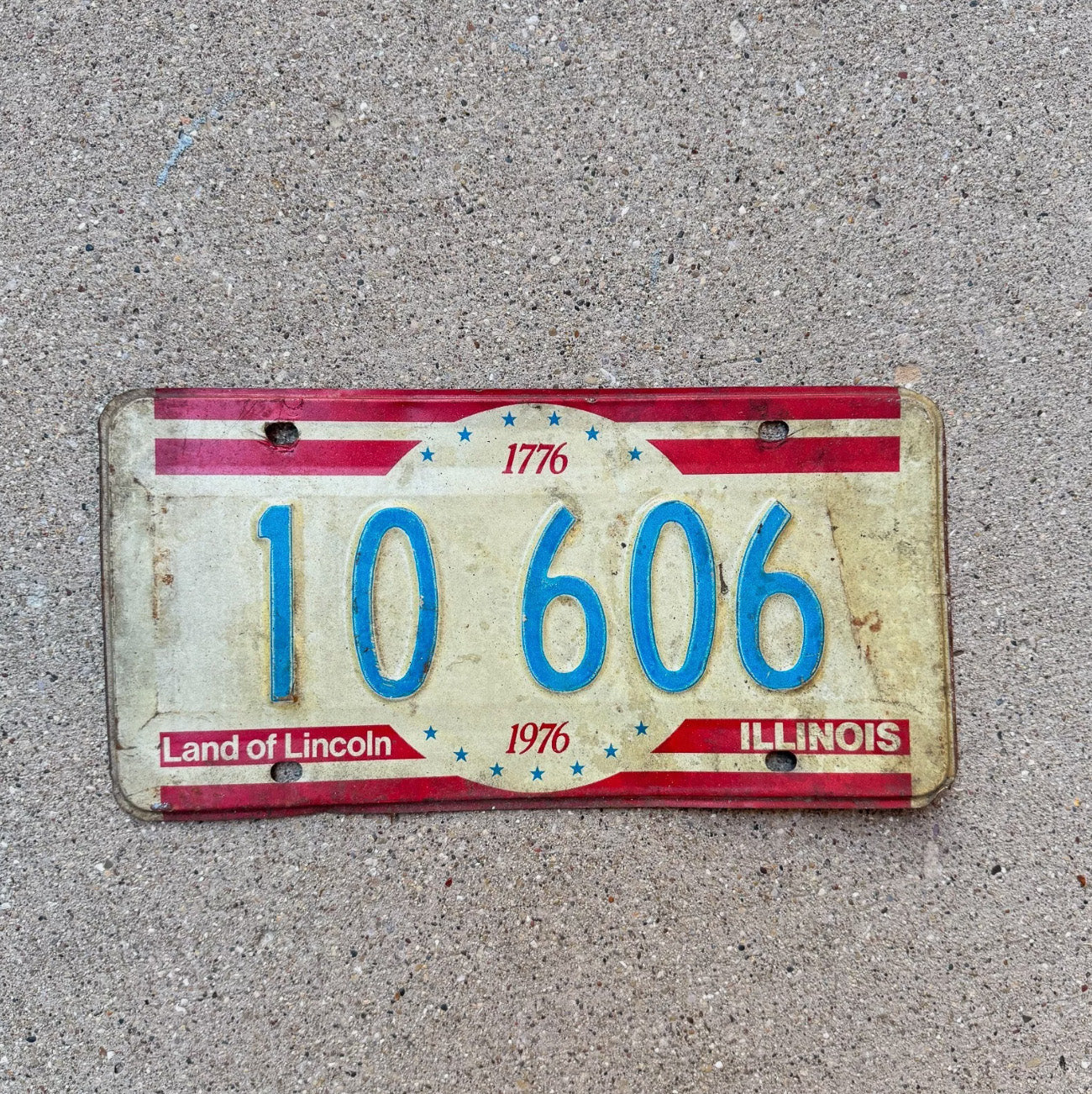 Photo of a 1976 Illinois License Plate Auto Tag Garage Decor Vintage 10 606