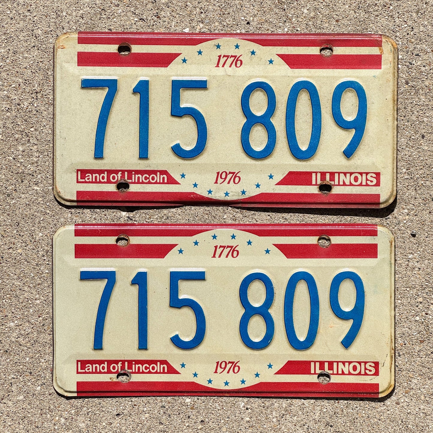 Photo of a 1976 Illinois License Plate Pair Auto Tag Garage Decor Vintage 715 809