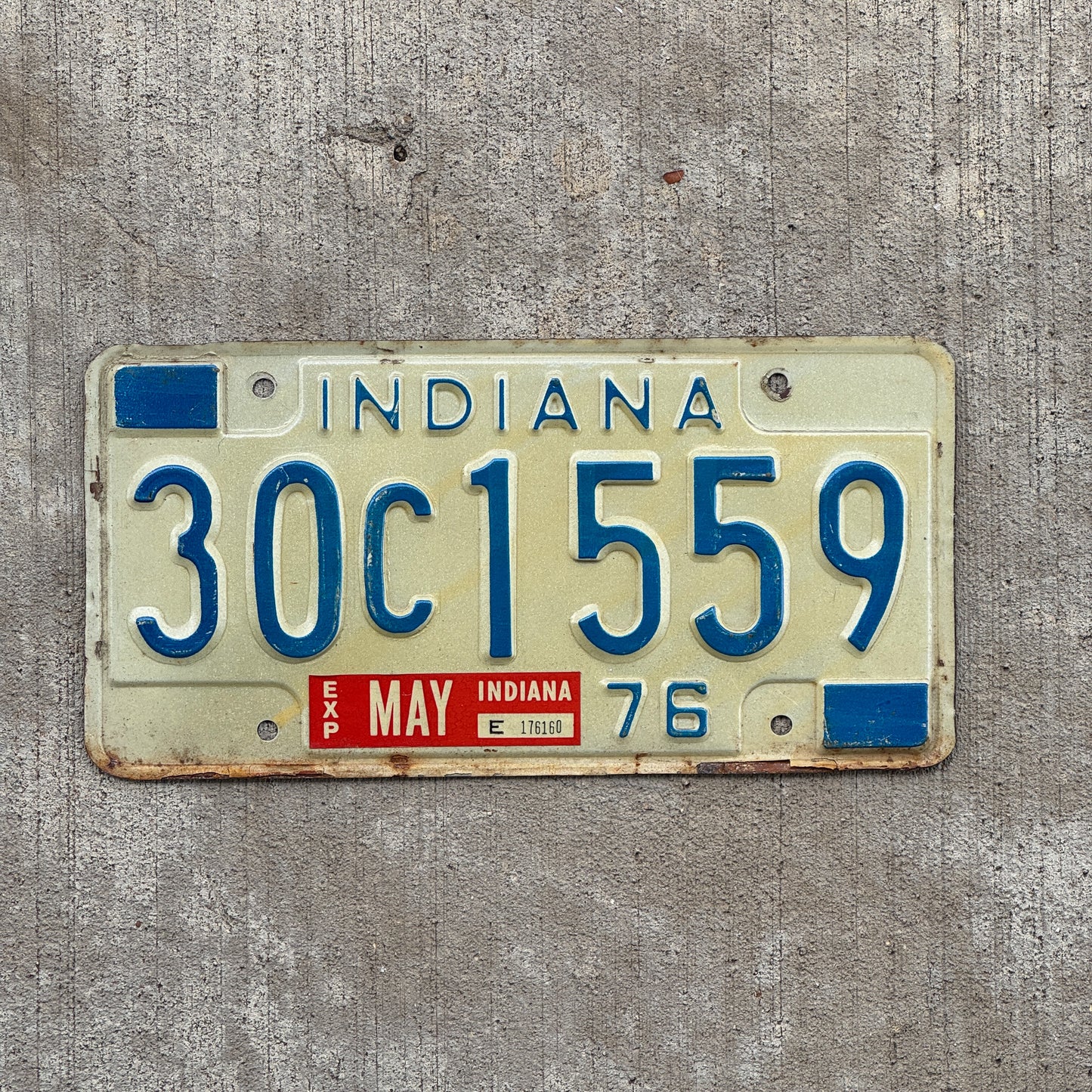 Photo of a 1976 Indiana License Plate Auto Tag Garage Decor Vintage 30 C 1559 with original patina