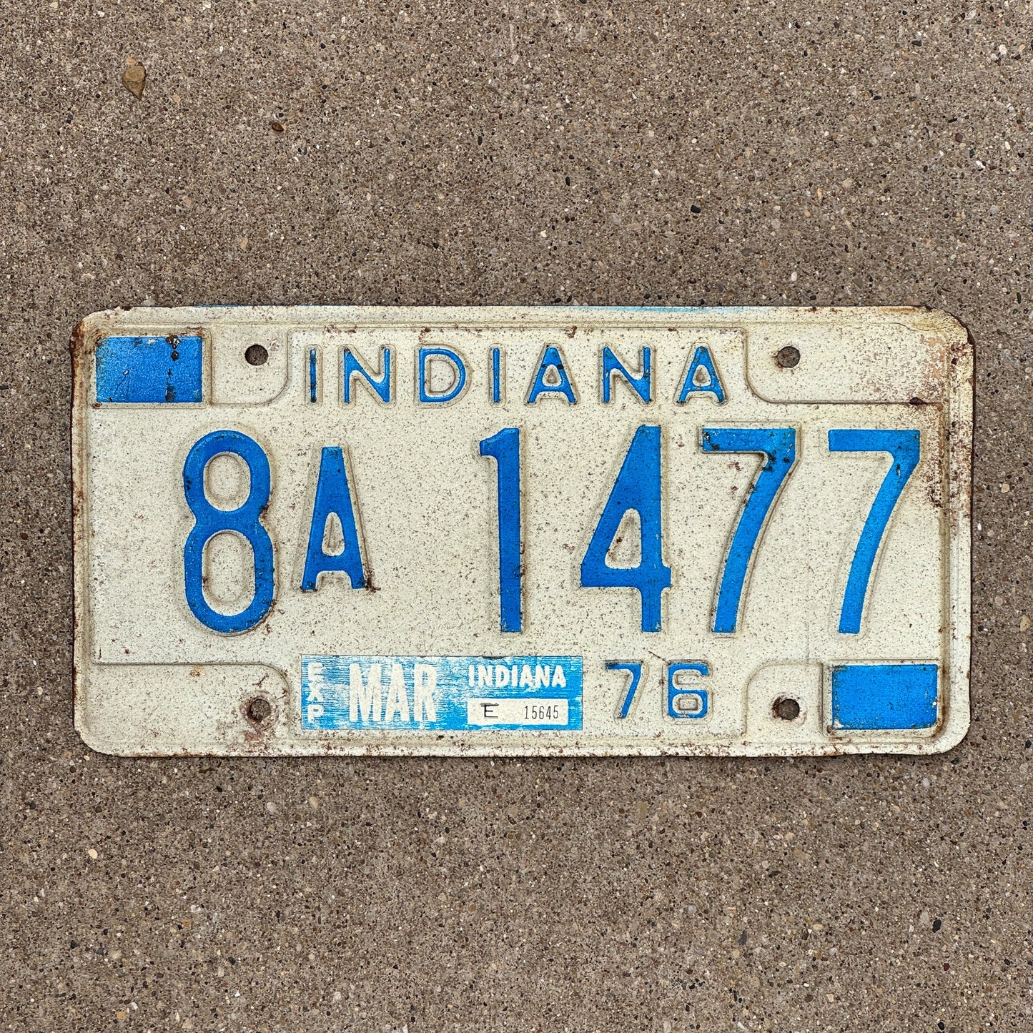 Photo of a 1976 Indiana License Plate Auto Tag Garage Decor Vintage 8A 1477