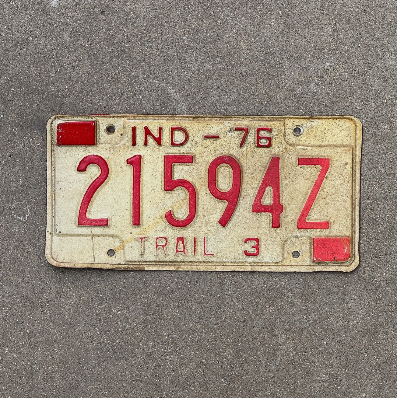 Photo of a 1976 Indiana Trailer License Plate Auto Tag Garage Decor 21594 Z