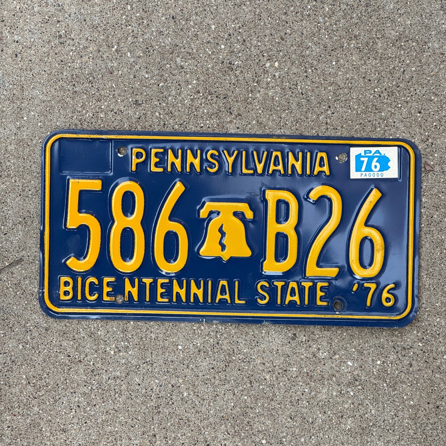Photo of a 1976 Pennsylvania License Plate Auto Tag Garage Decor Vintage 586 B 26