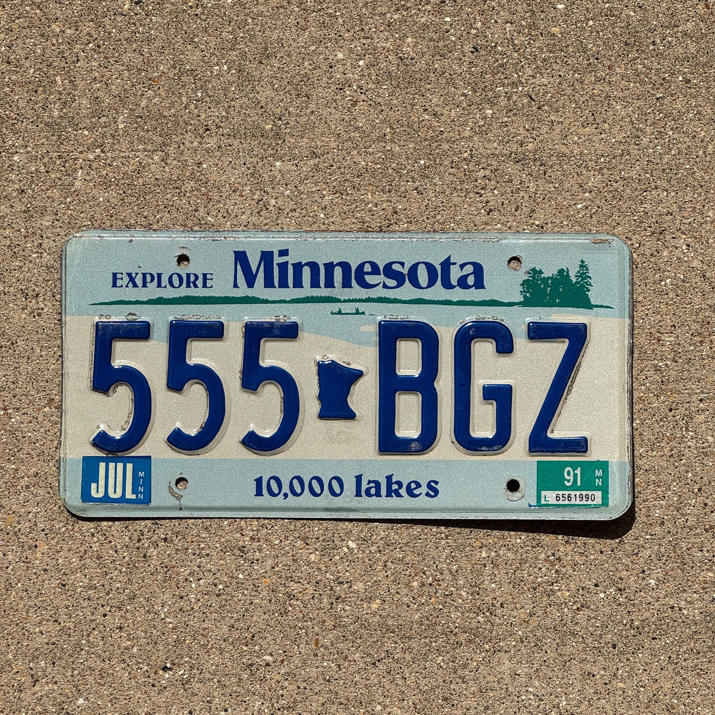 Photo of a 1977 1991 Minnesota License Plate Auto Tag Garage Decor Vintage Repeat Repeating 555 BGZ