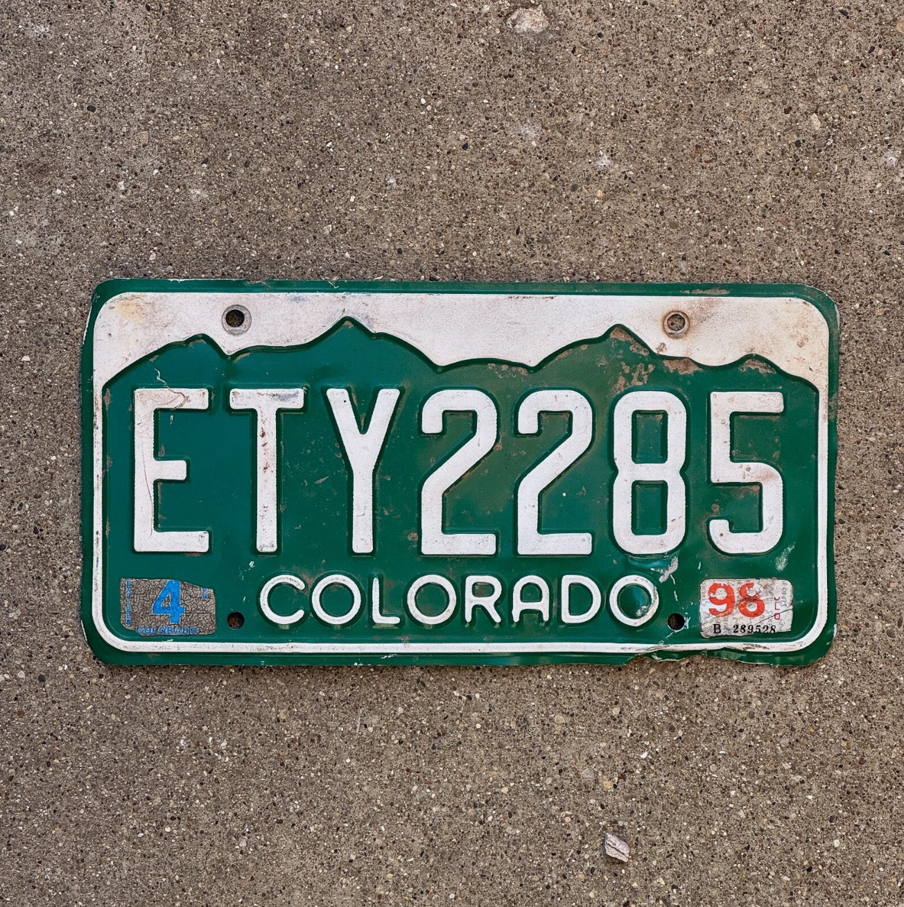 Photo of a 1977 1998 Colorado License Plate Auto Tag Garage Decor ETY 2285