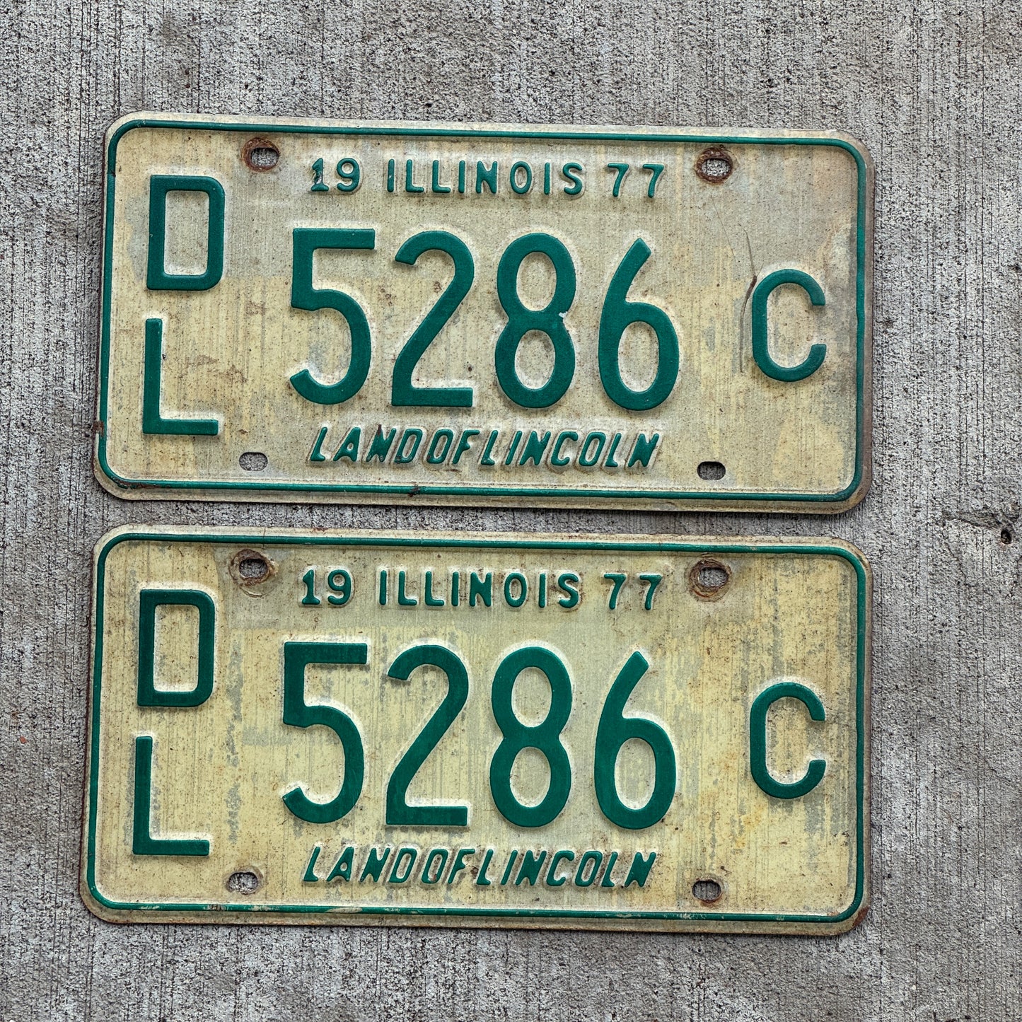 Photo of a 1977 Illinois Dealer License Plate Pair Auto Tag Garage Decor Vintage 5286 C with original patina