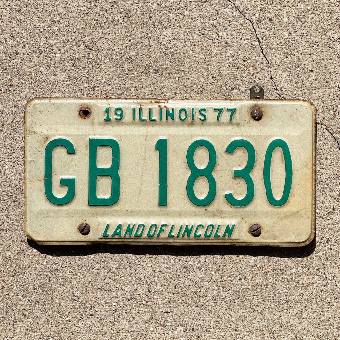 Photo of a 1977 Illinois License Plate Auto Tag Garage Decor Vintage GB 1830