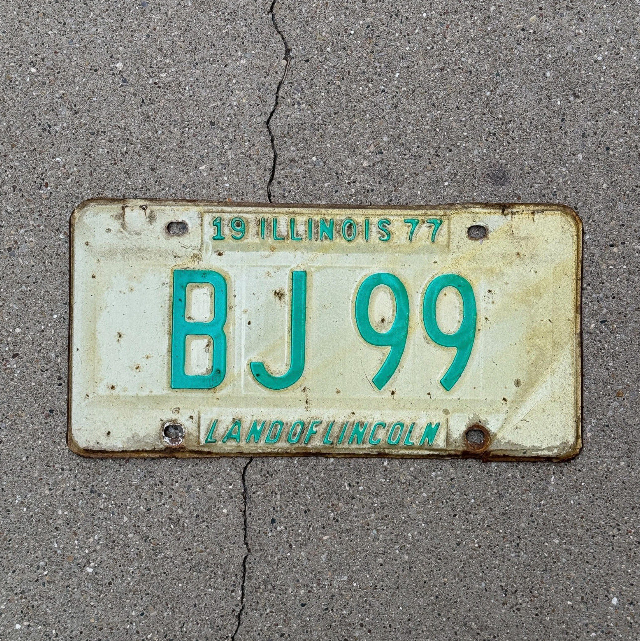 Photo of a 1977 Illinois Vanity License Plate Auto Tag 1 Garage Decor BJ 99