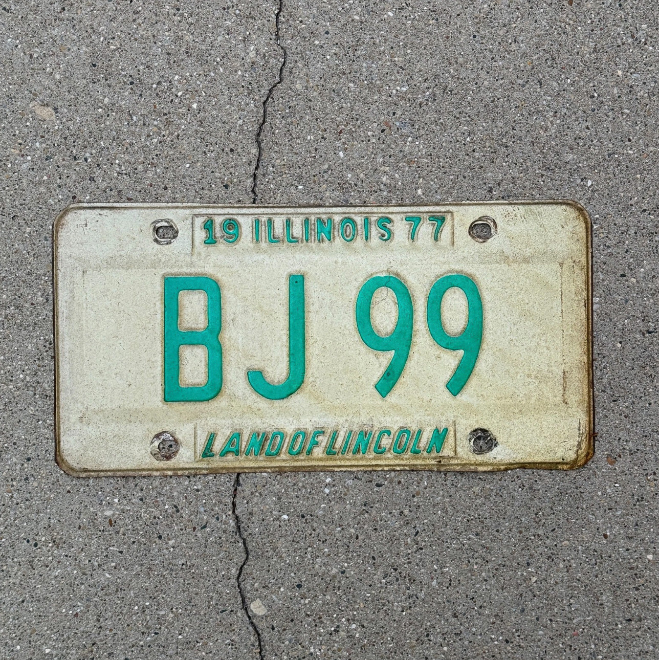 Photo of a 1977 Illinois Vanity License Plate Auto Tag 2 Garage Decor BJ 99