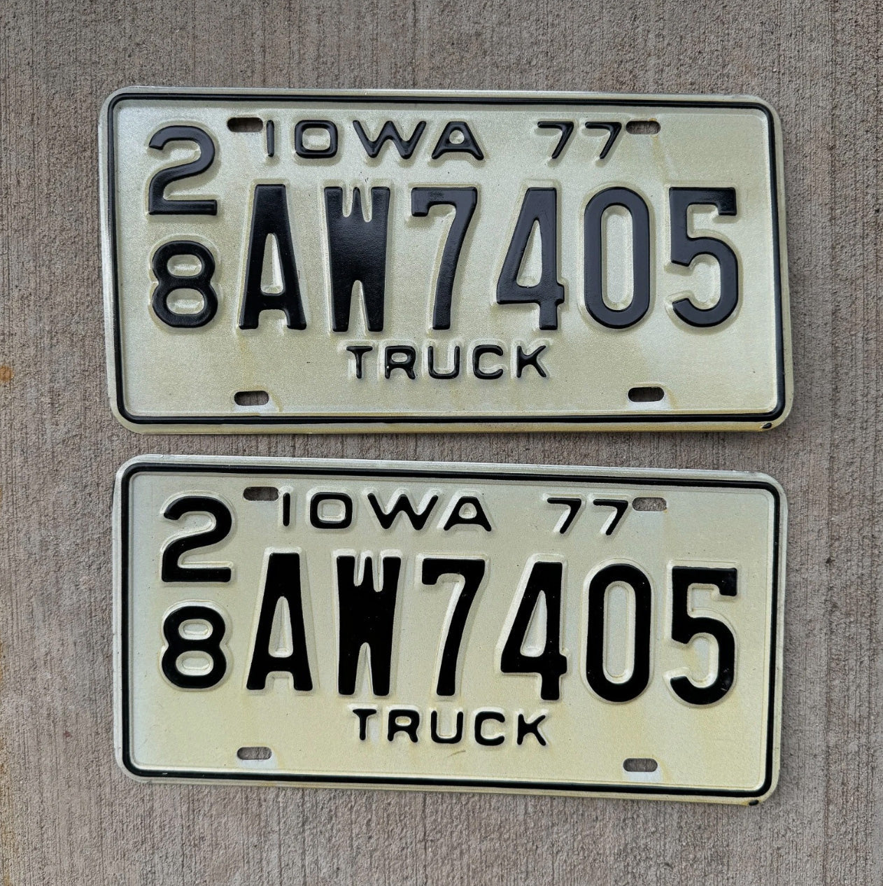Photo of a 1977 Iowa Truck License Plate Pair Auto Tag Garage Decor Vintage Cute AW 7405