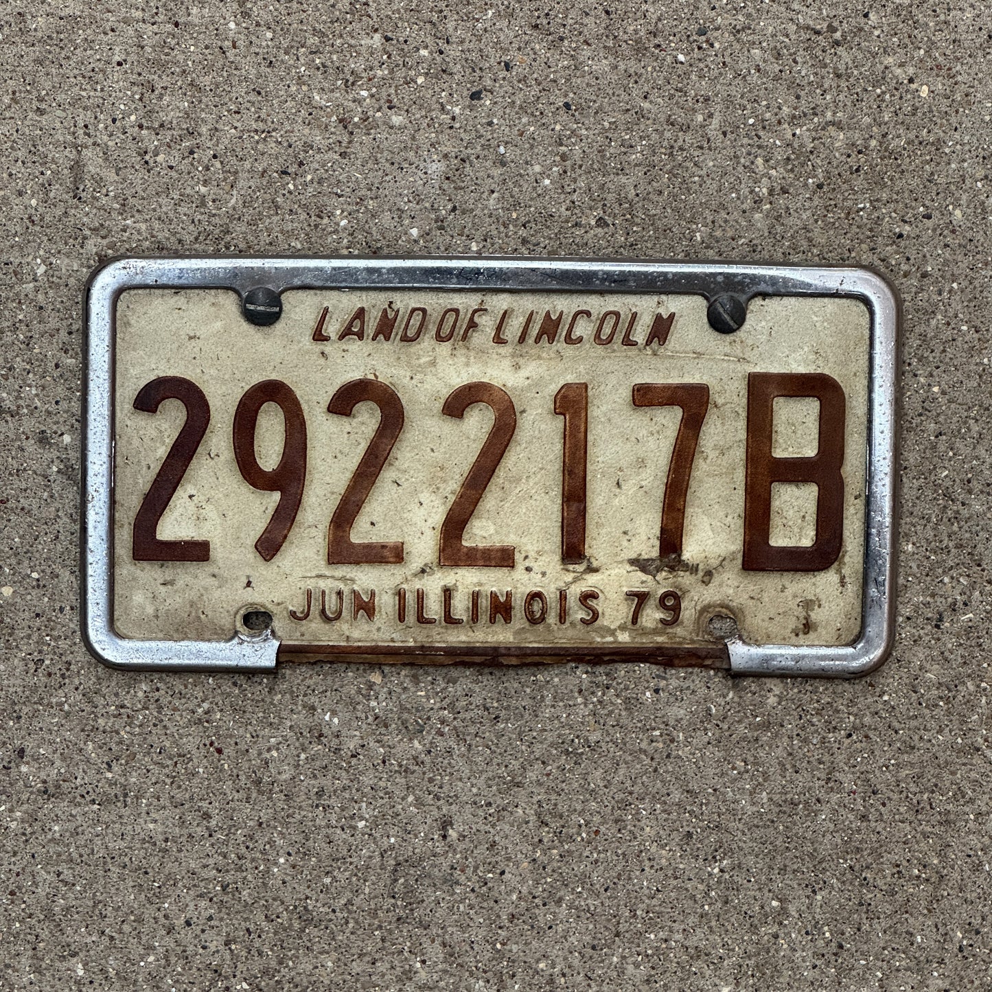 Photo of a 1978 1979 Illinois Truck License Plate Auto Tag 1 Vintage Garage 292 217 B with original patina