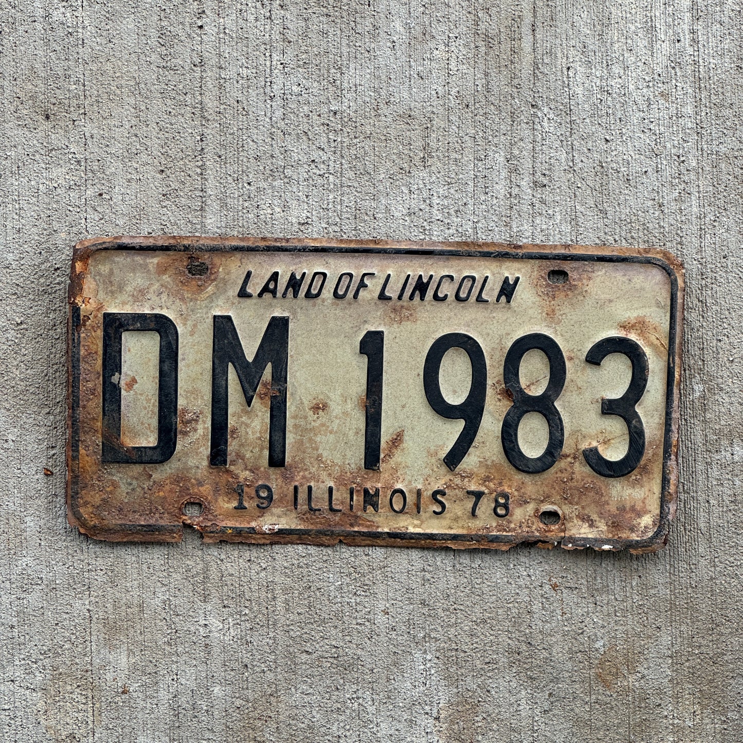 Photo of a 1978 Illinois License Plate Auto Tag Garage Decor Vintage Birth Year DM 1983 with original patina
