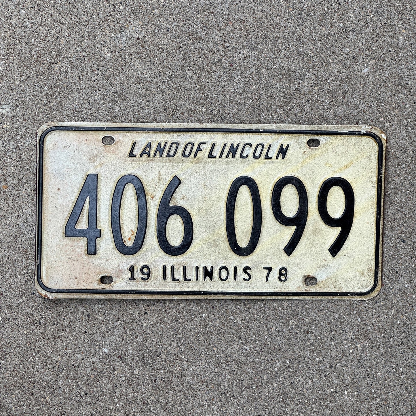 Photo of a 1978 Illinois License Plate Auto Tag Garage Decor Vintage Lincoln 406 099
