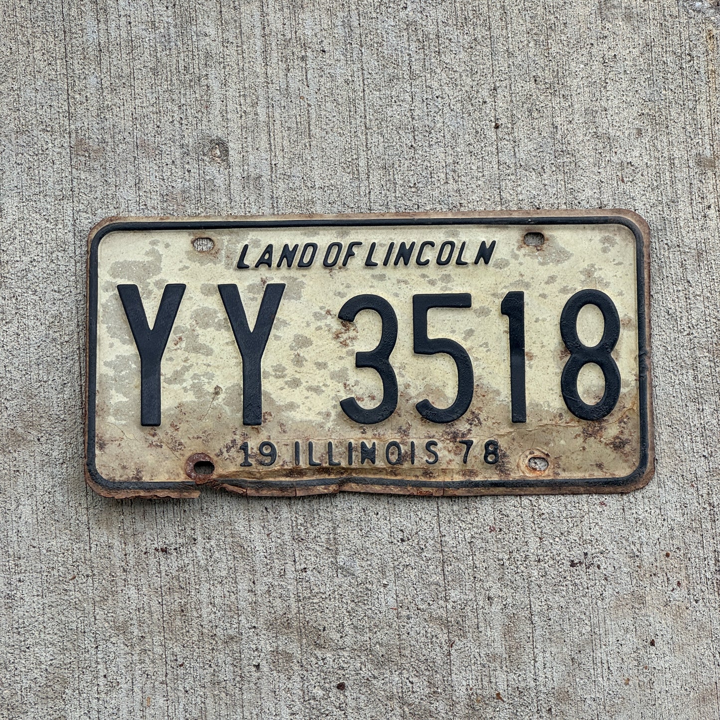Photo of a 1978 Illinois License Plate Auto Tag Garage Decor Vintage YY 3518 with original patina
