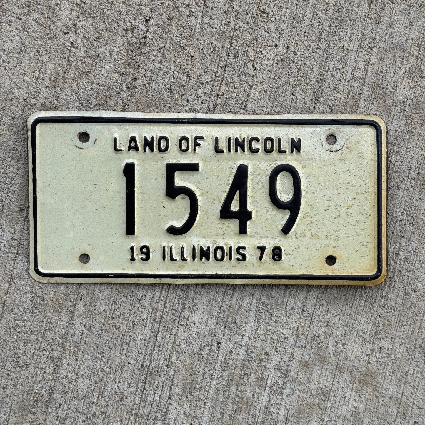 Photo of a 1978 Illinois MOTORCYCLE License Plate Auto Tag Garage Decor Vintage 1549