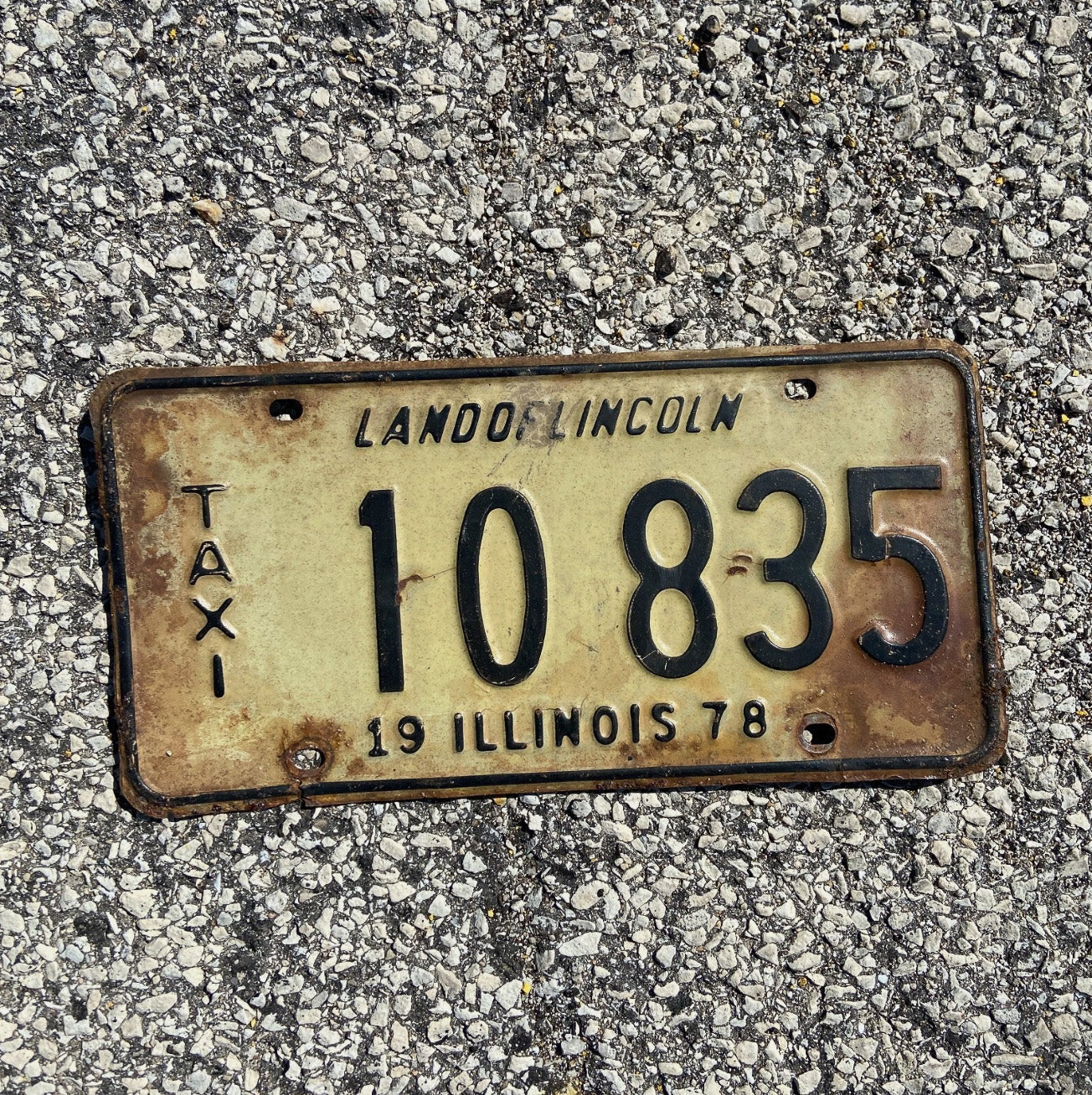 Photo of a 1978 Illinois Taxi License Plate Auto Tag Garage Decor Vintage 10 835