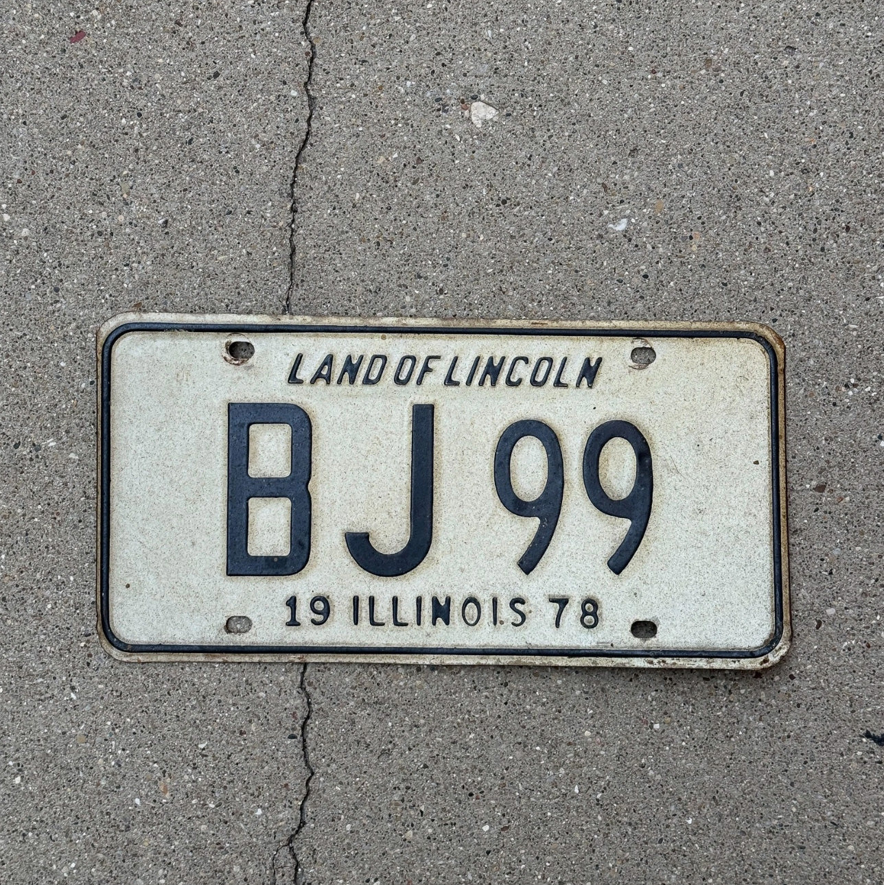 Photo of a 1978 Illinois Vanity License Plate Auto Tag 1 Garage Decor BJ 99