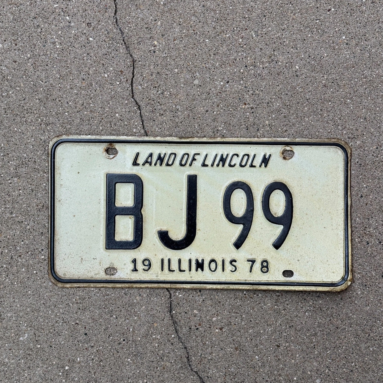 Photo of a 1978 Illinois Vanity License Plate Auto Tag 2 Garage Decor BJ 99