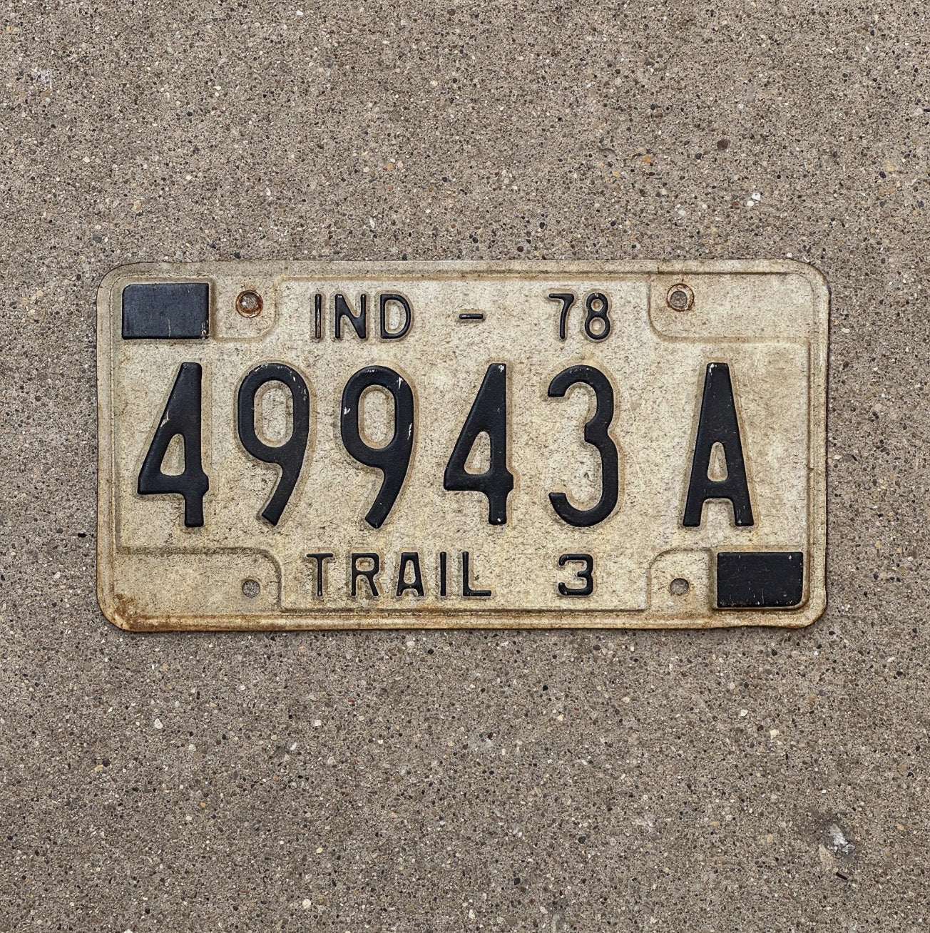 Photo of a 1978 Indiana Trailer License Plate Auto Tag Garage Decor 49943 A
