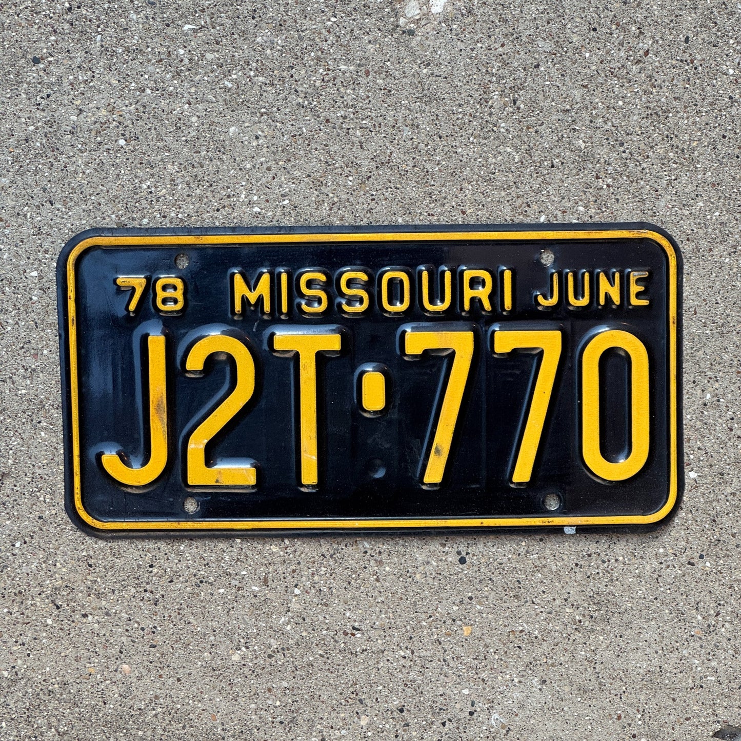 Photo of a 1978 Missouri License Plate Auto Tag Garage Decor Vintage J2T 770