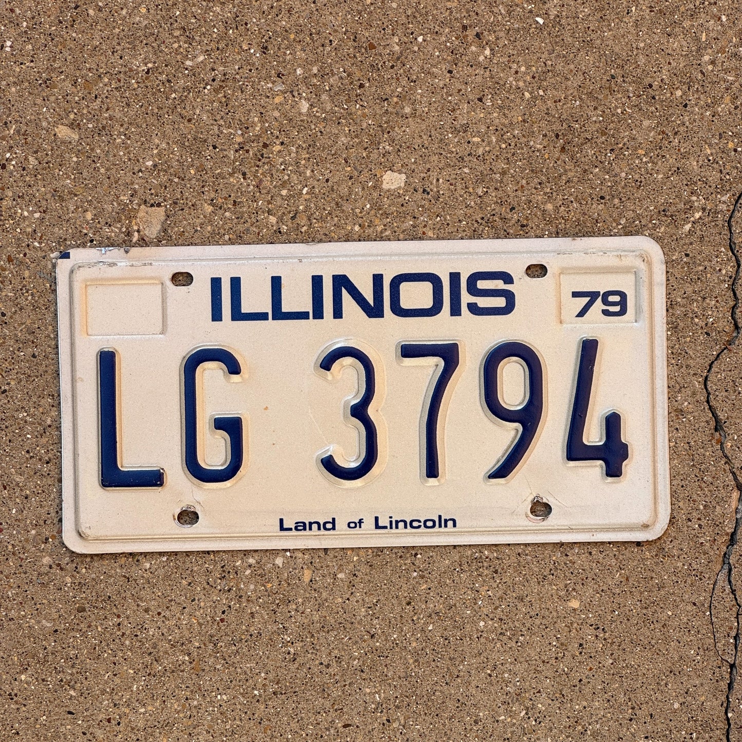 Photo of a 1979 Illinois License Plate Auto Tag Garage Decor Vintage LG 3794