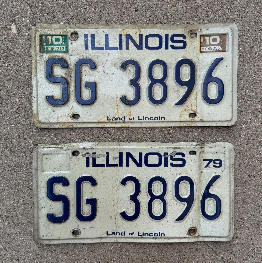 Photo of a 1979 Illinois License Plate Auto Tag Garage Decor Vintage SG 3896