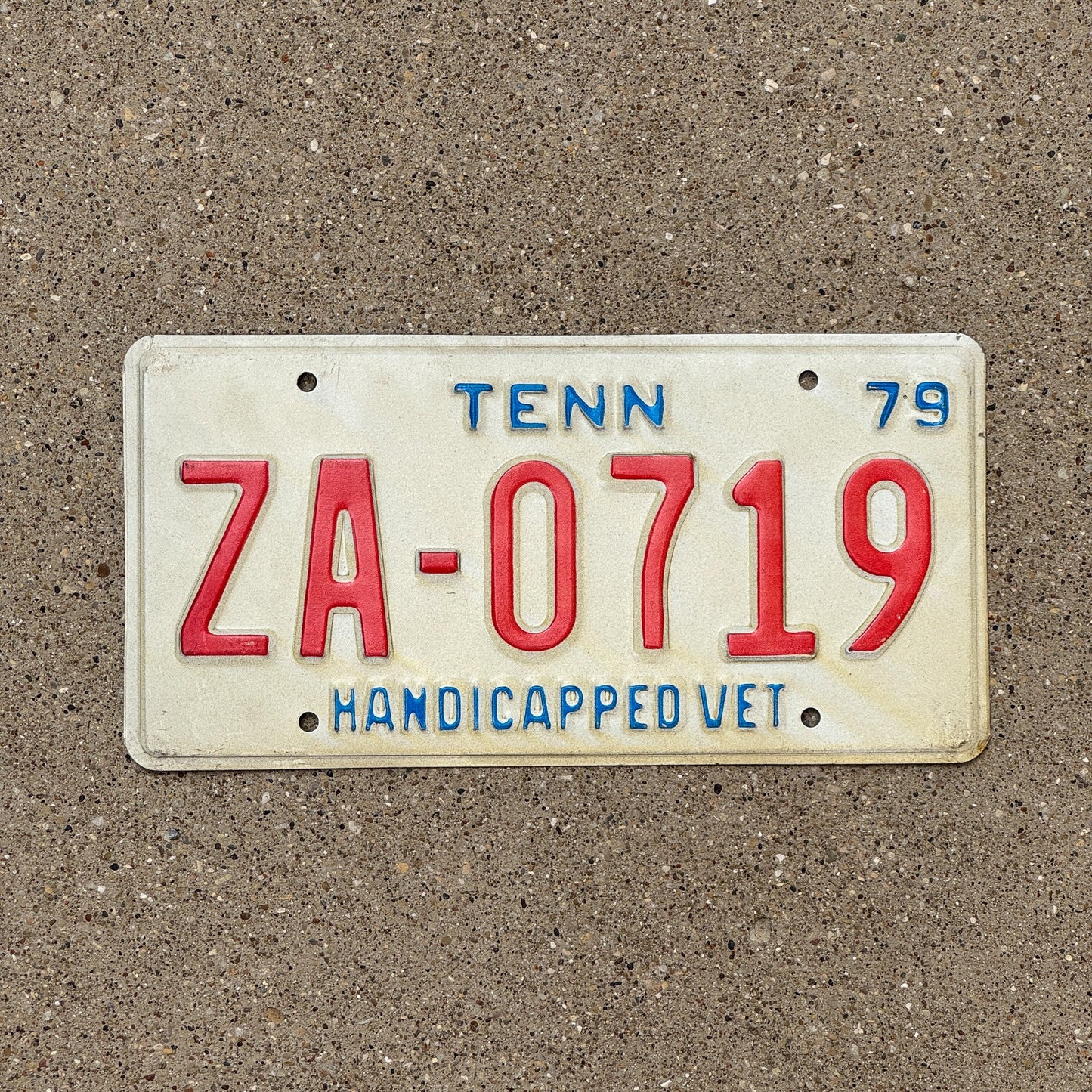 Photo of a 1979 Tennessee Handicapped Veteran License Plate Auto Tag Garage Decor Vintage Disabled ZA 0719