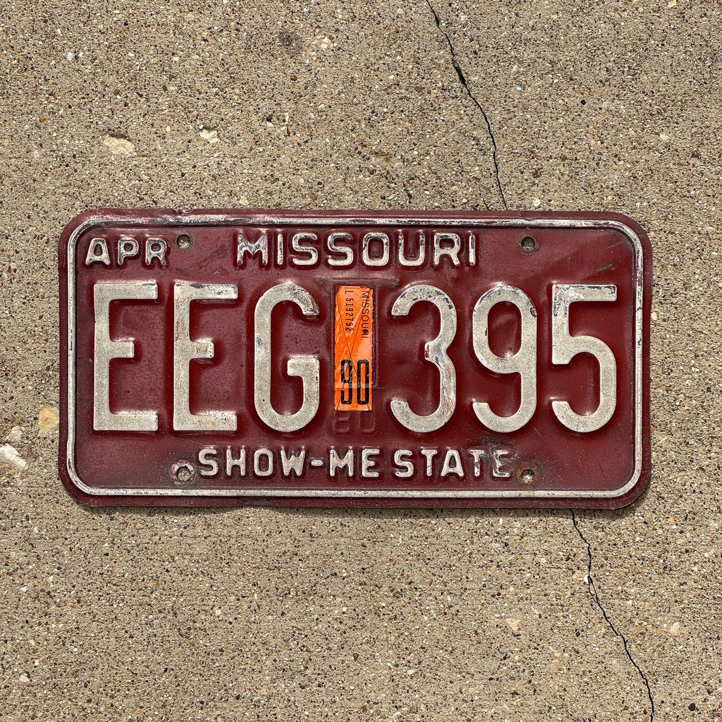 Photo of a 1980 1990 Missouri License Plate Auto Tag Garage Decor Vintage EEG 395