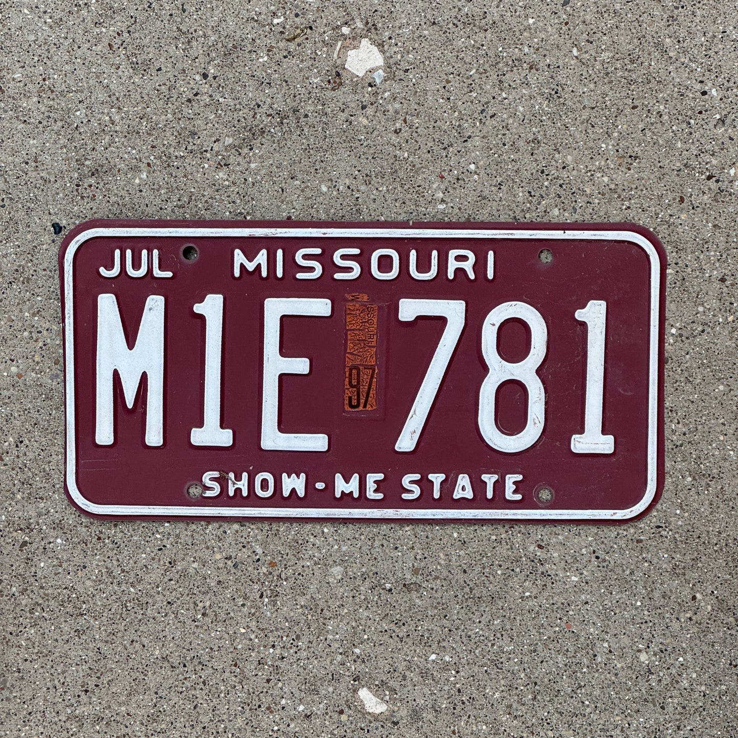 Photo of a 1980 1997 Missouri License Plate Auto Tag Garage Decor Vintage M1E 781