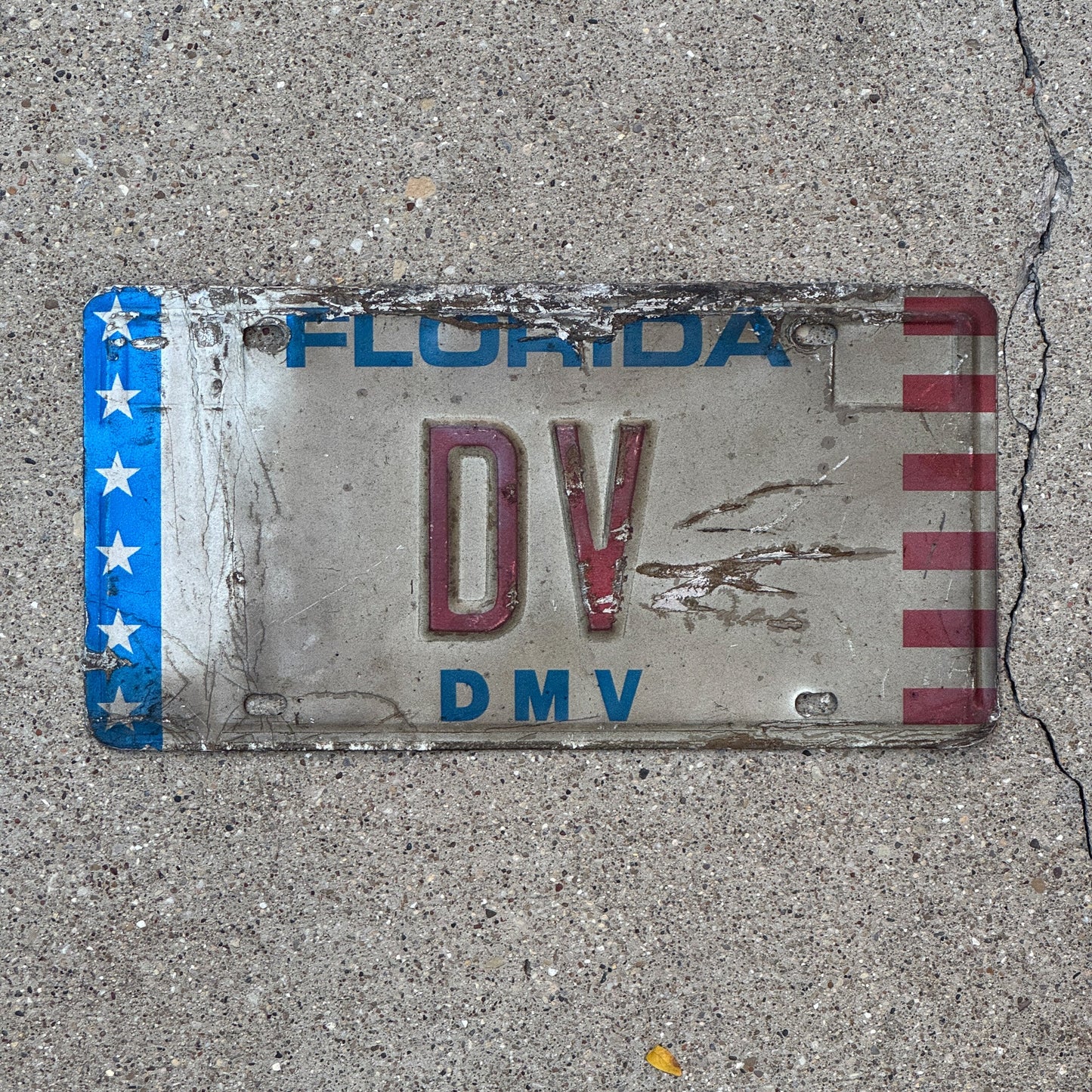 Photo of a 1980 Florida Disabled Veteran License Plate Auto Tag Garage Decor Vintage DV