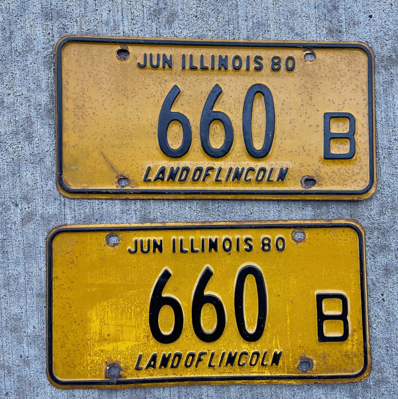 Photo of a 1980 Illinois Truck License Plate Pair Auto Tag Garage Decor Vintage 660 B with original patina