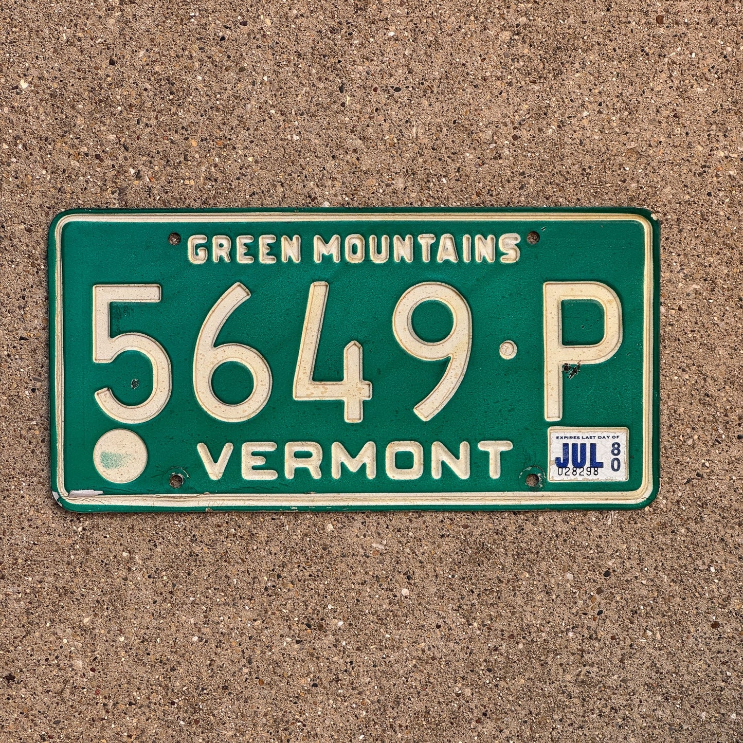 Photo of a 1980 Vermont License Plate Auto Tag Garage Decor Vintage 5649 P