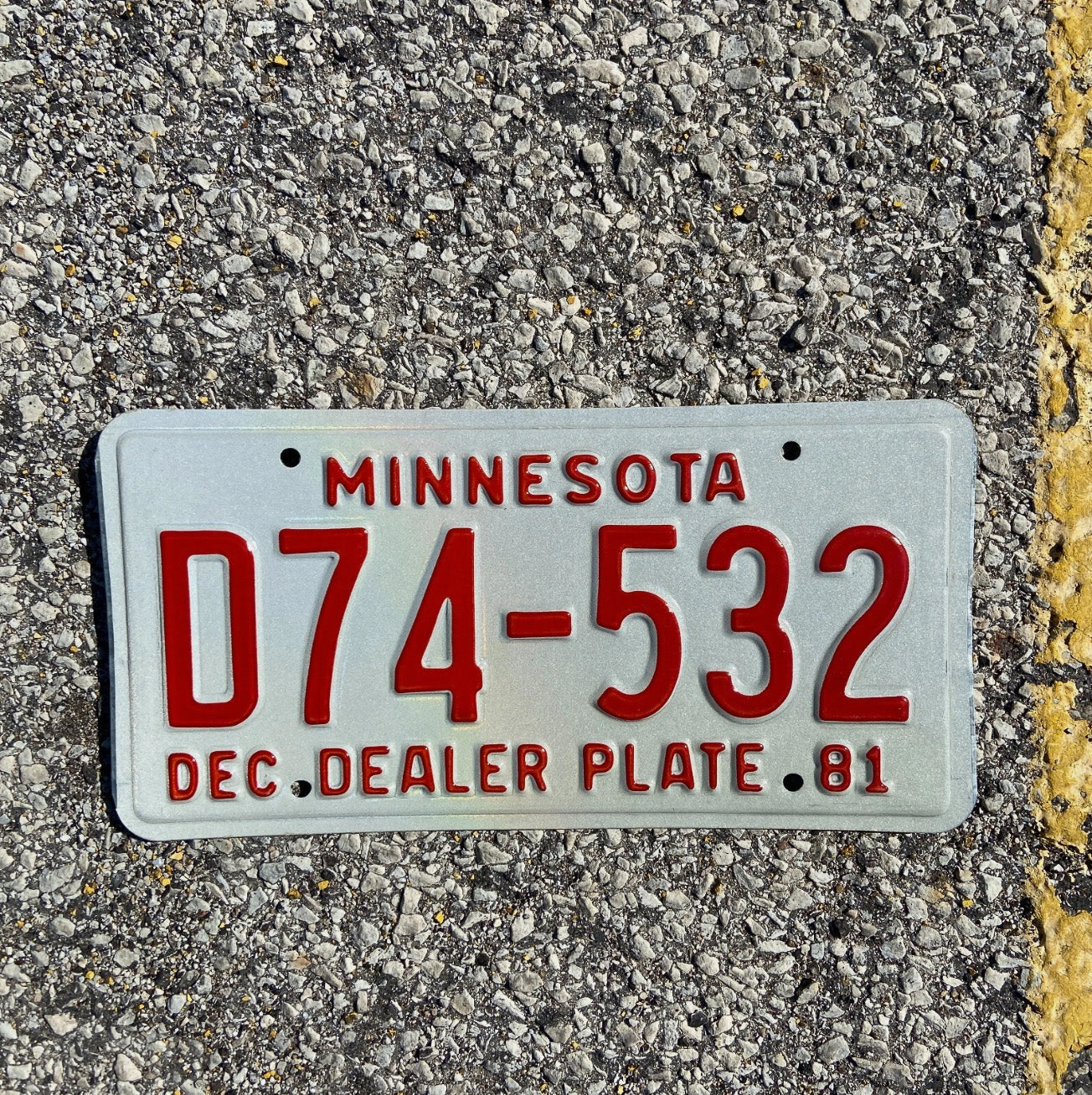 Photo of a 1981 Minnesota Dealer License Plate Auto Tag 1 Garage Decor D 74532
