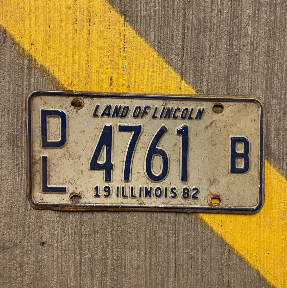 Photo of a 1982 Illinois Dealer License Plate Auto Tag 2 Garage Decor 4761 B
