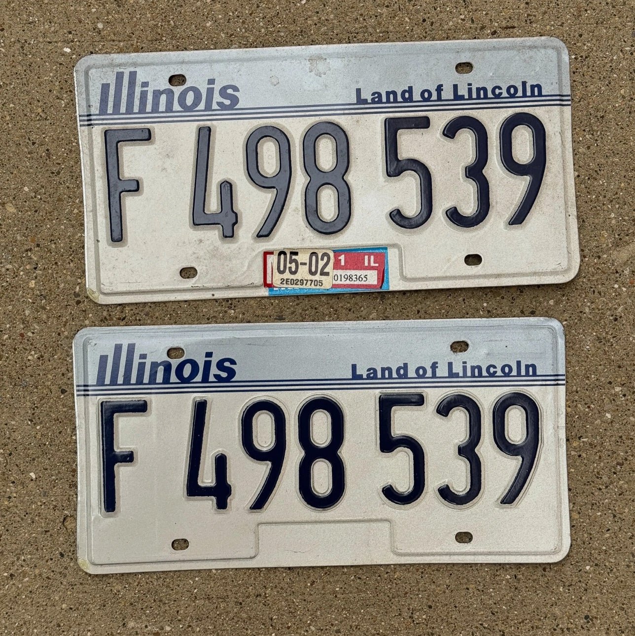 Photo of a 1983 2002 Illinois License Plate Pair Auto Tag Garage Decor Vintage F 498 539