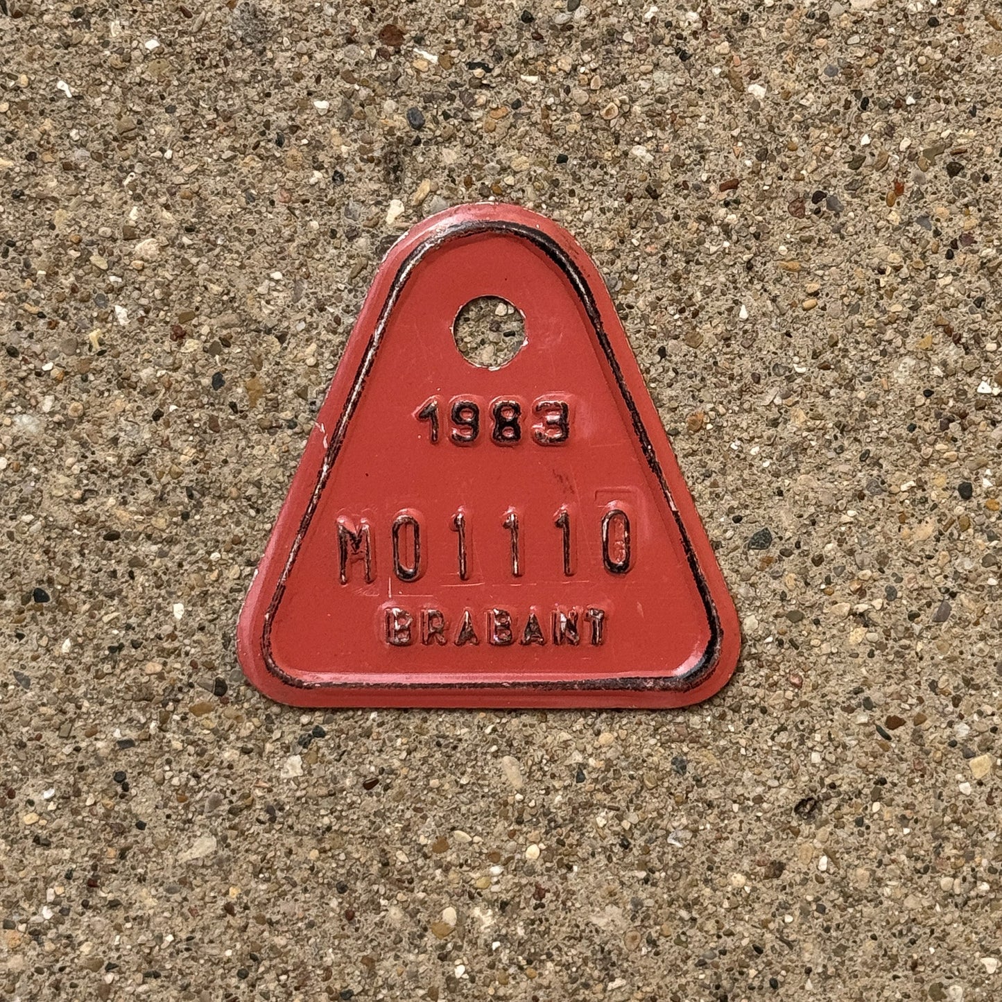 Photo of a 1983 Belgium Bicycle Auto Tag Garage Decor Vintage Brabant M0110