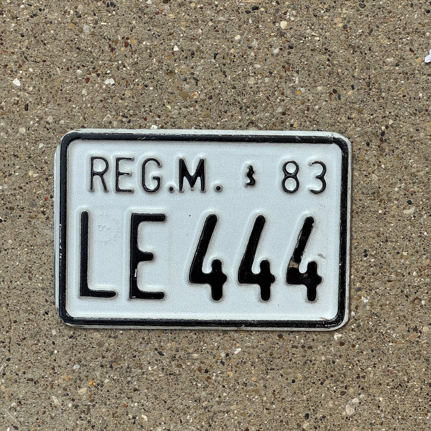 Photo of a 1983 Chile Motorcycle License Plate Auto Tag Garage Decor Vintage LE 444