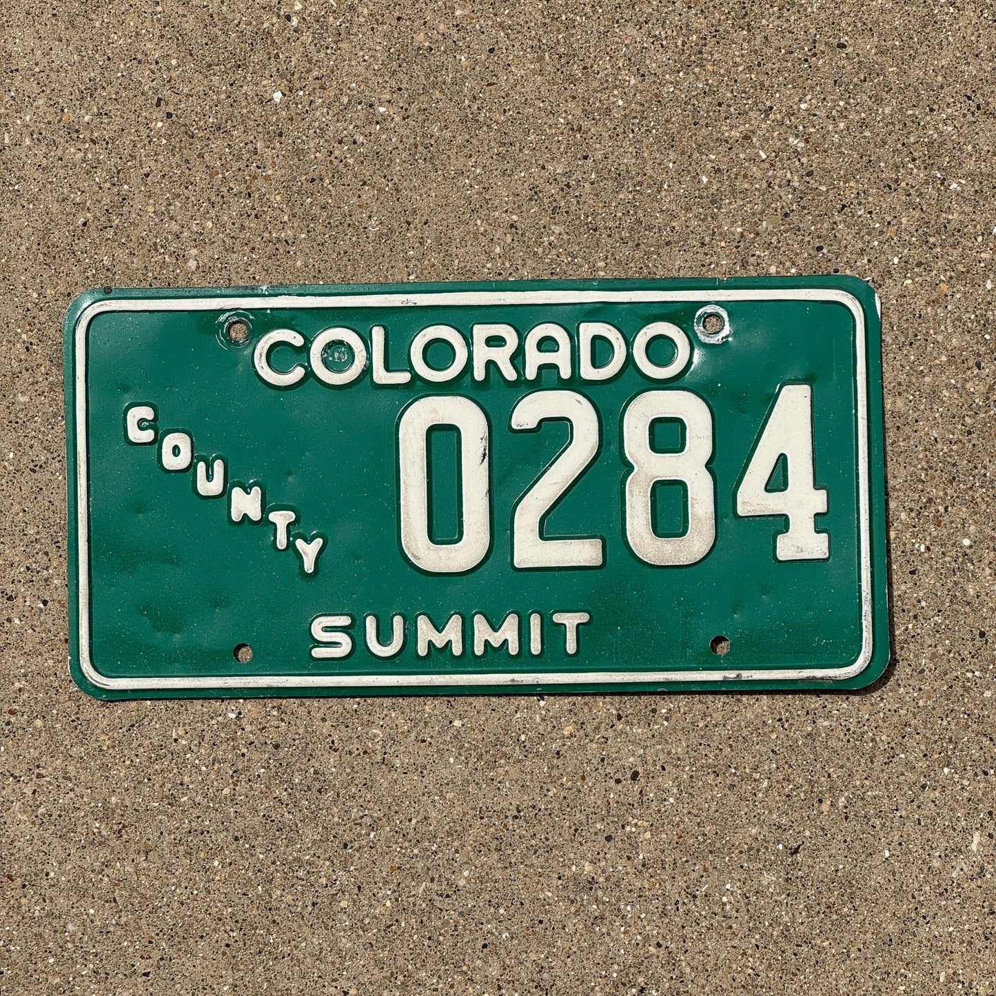 Photo of a 1983 Colorado County License Plate Auto Tag Garage Decor Vintage Summit County Breckenridge 0284