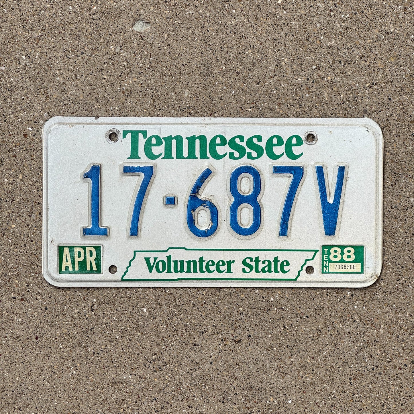 Photo of a 1984 1987 Tennessee License Plate Auto Tag Garage Decor Vintage 17 687V