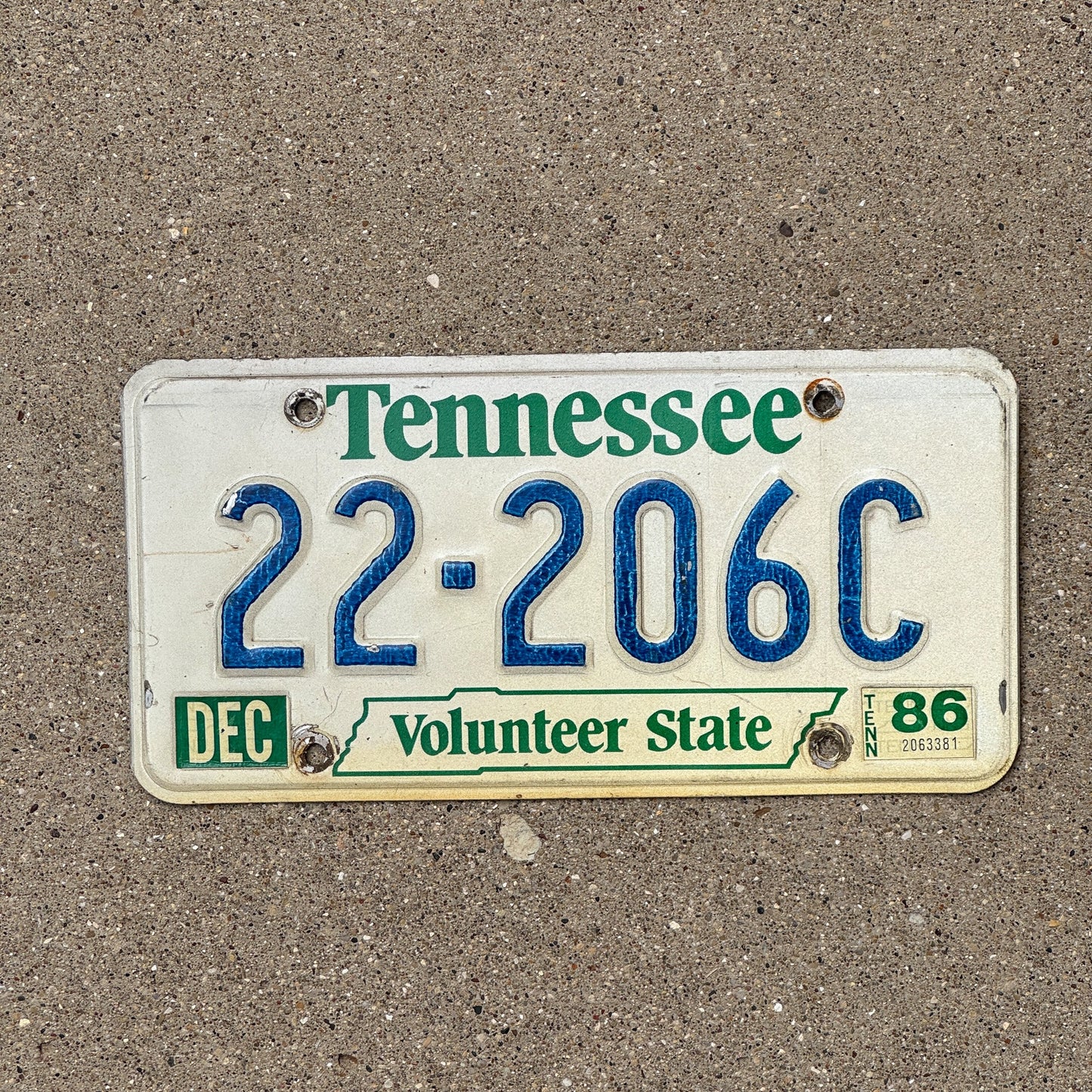 Photo of a 1984 1987 Tennessee License Plate Auto Tag Garage Decor Vintage 22 206C