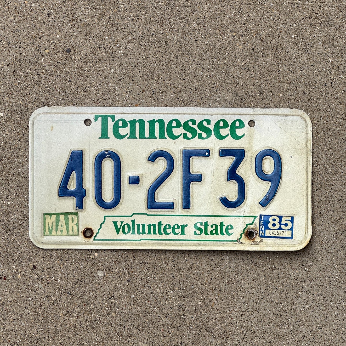 Photo of a 1984 1987 Tennessee License Plate Auto Tag Garage Decor Vintage 40 2F39